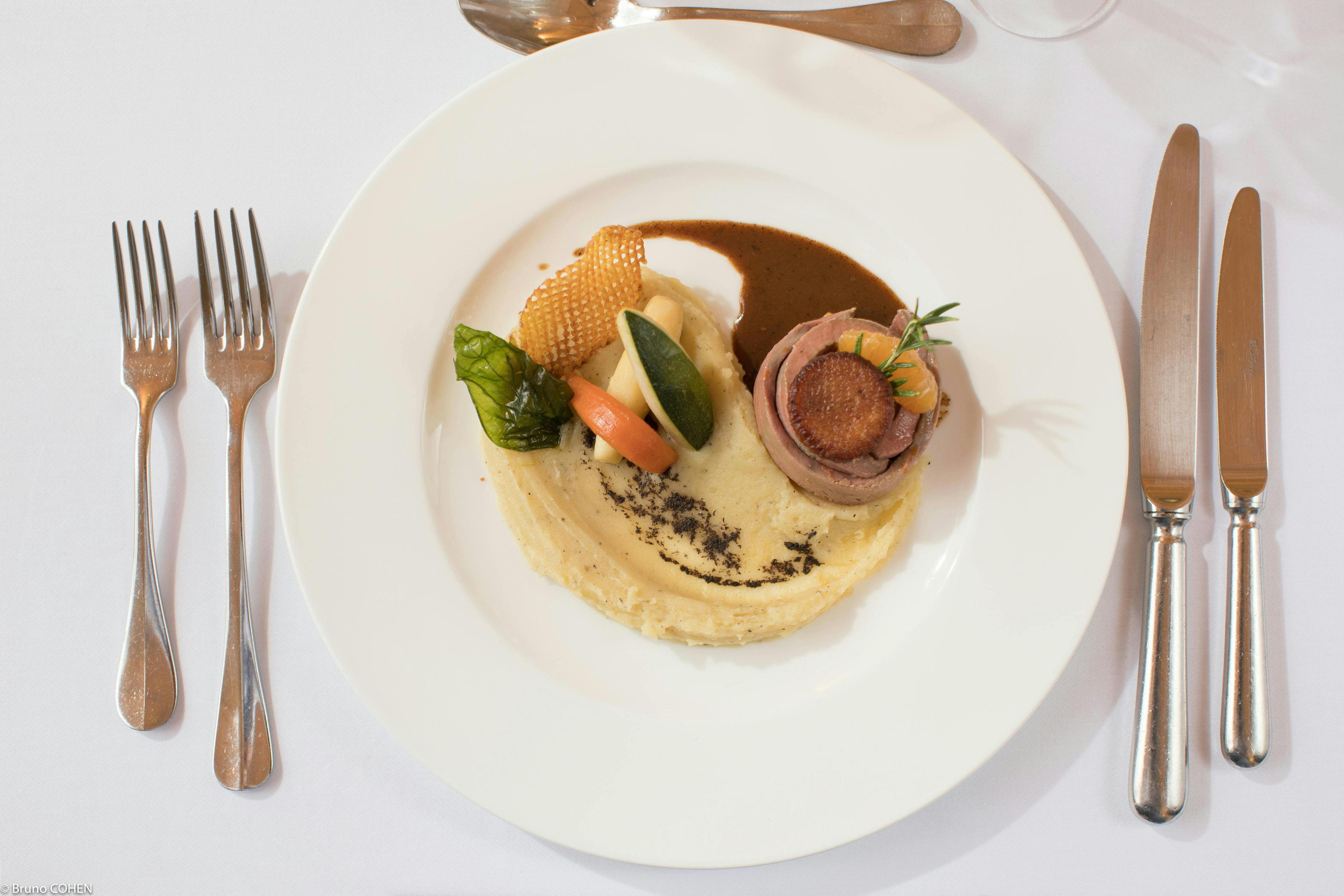 abbaye de royaumont royaumont culinaire photo culinaire fork cutlery dish meal food bread