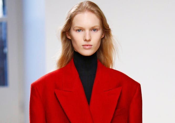 jil_sander_ ready to wear fall winter 2017-18 milan fashion week february 2017 suit clothing overcoat coat person female tuxedo blazer jacket woman