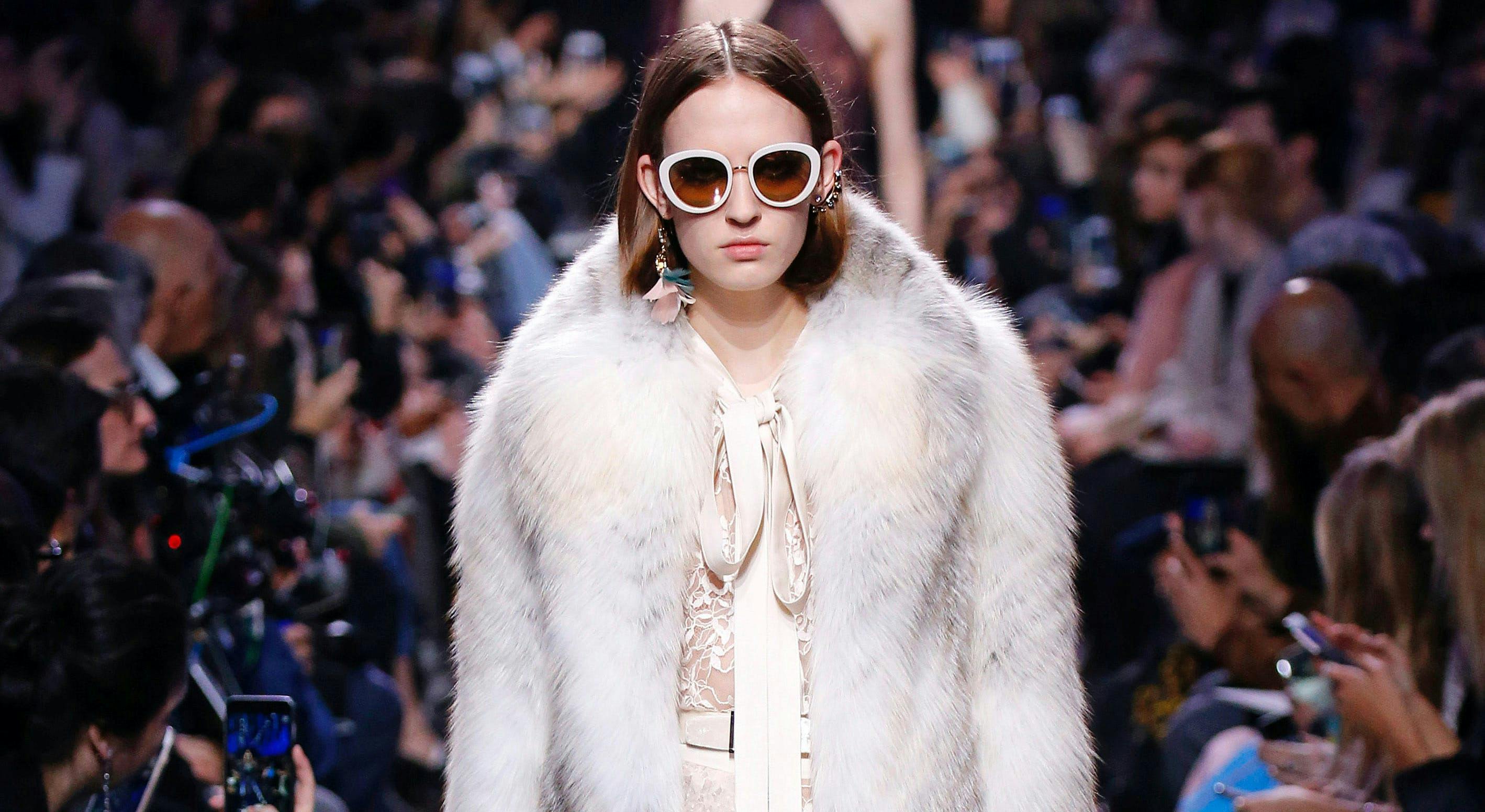 elie_saab_ ready to wear fall winter 2017-18 paris fashion week march 2017 sunglasses accessories accessory person human fur