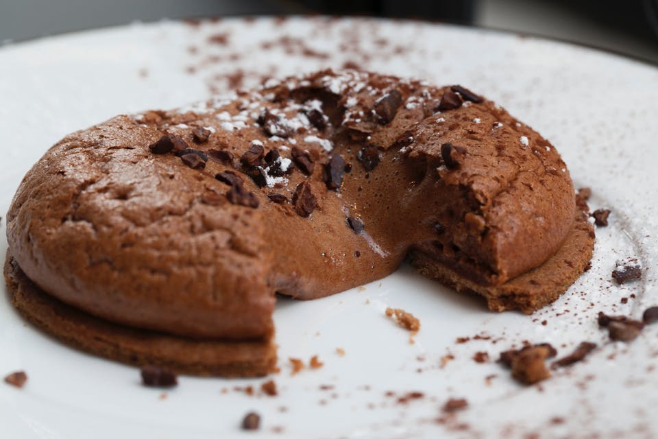 bread food dessert chocolate fudge cookie biscuit cocoa cream creme