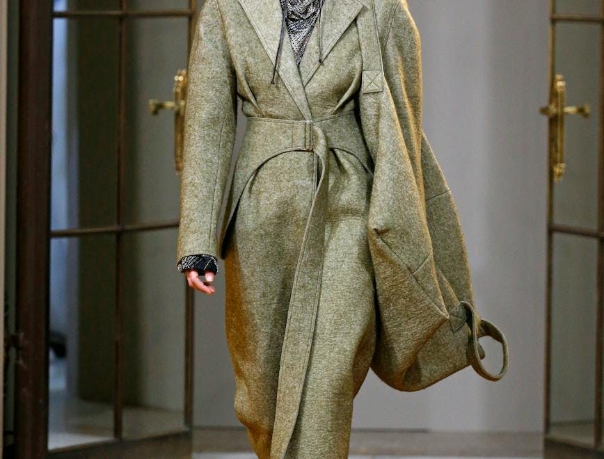 victoria beckham_ ready to wear fall winter 2018_2019 new york february 2018 clothing apparel coat overcoat person human