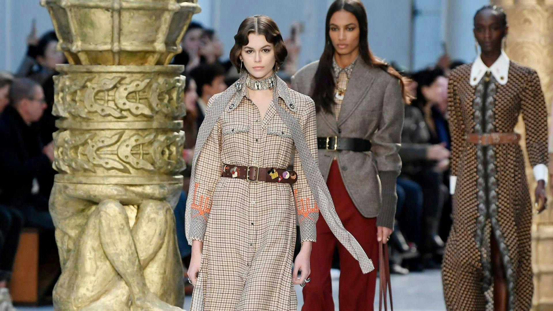 chloe show runway fall winter 2020 paris fashion week france 27 feb kaia gerber models catwalk pfw aw20 fw20 autumn model modelling female with others personality 87605451 person human premiere clothing apparel
