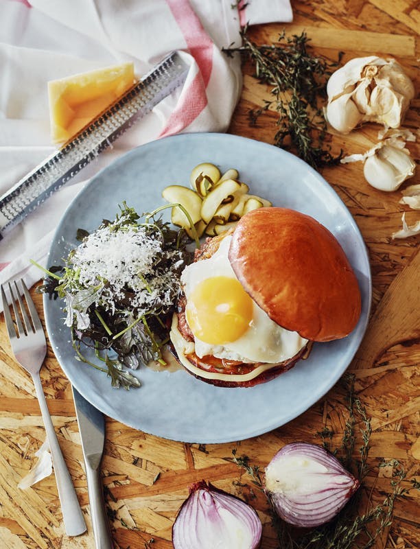 fork cutlery burger food bread egg breakfast