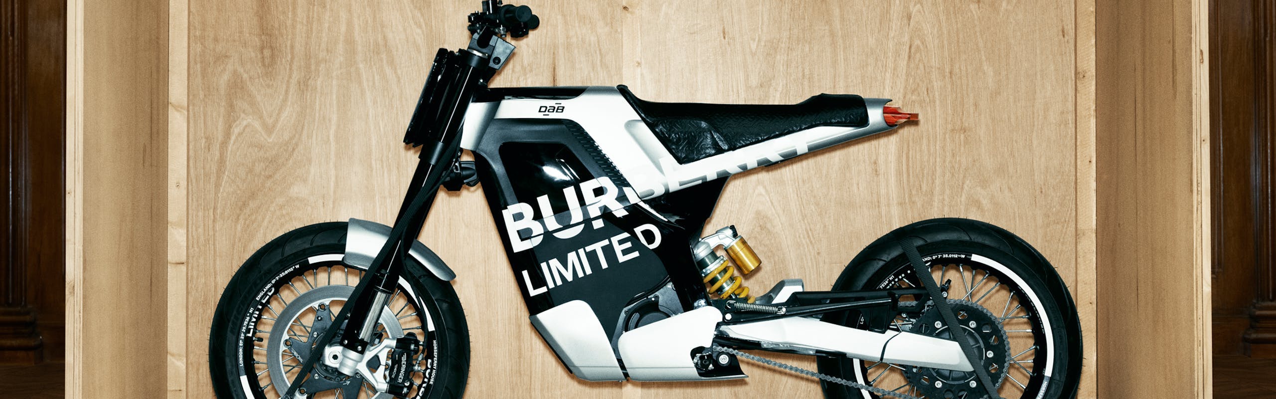 La concept-E RS Burberry Edition. Copyright Burberry