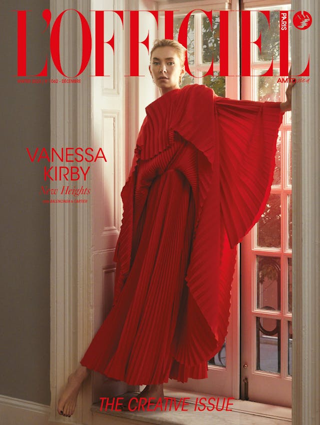 L'Officiel Paris - Issue 1062 - Vanessa Kirby Cover