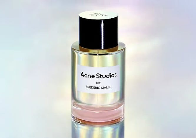 bottle cosmetics perfume